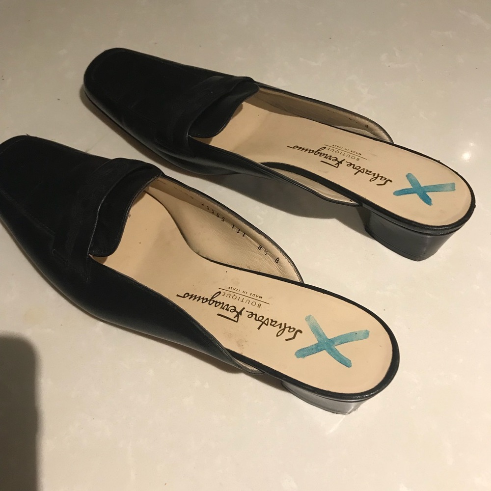 Salvatore Ferragamo Black Leather Slide mules